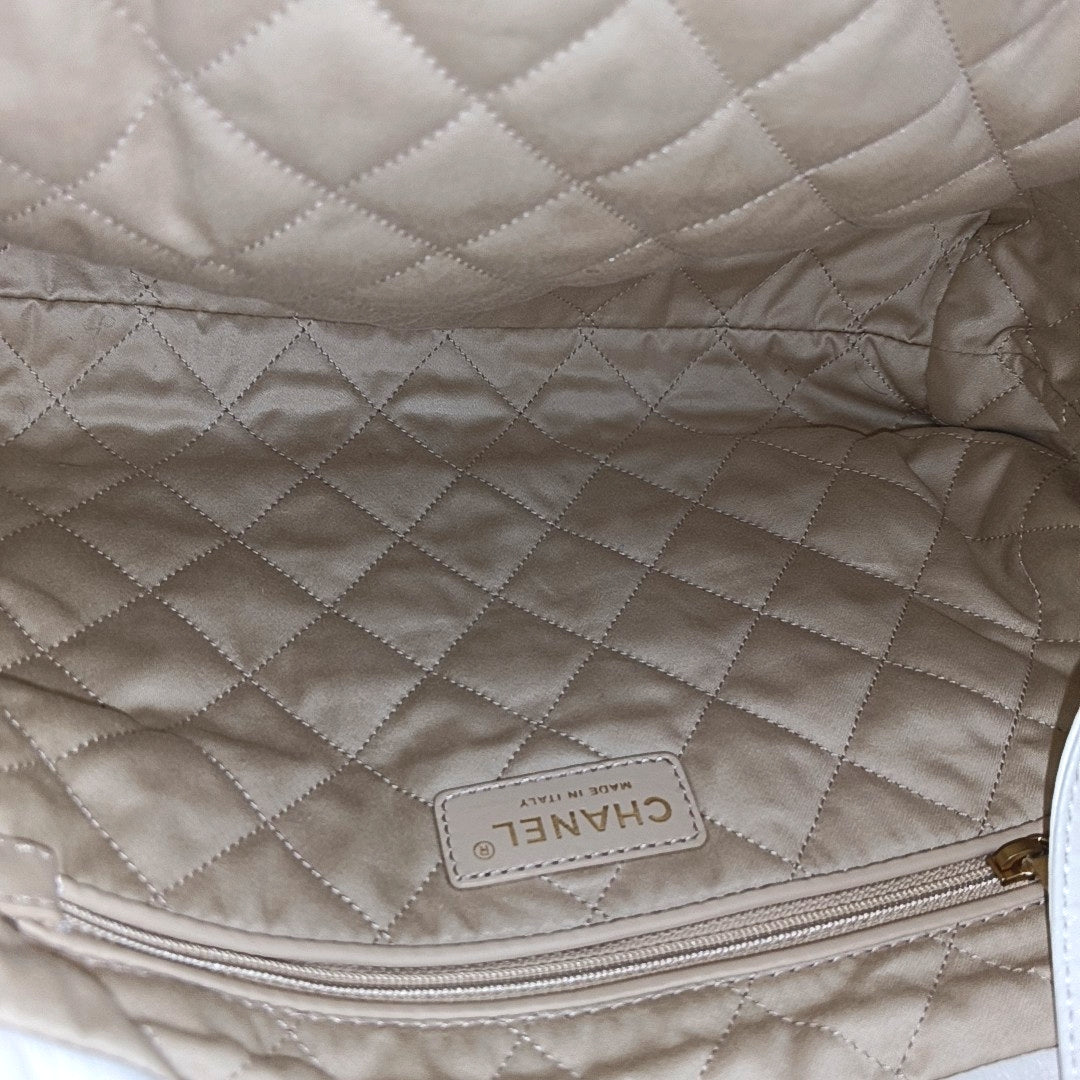 CHANEL 22 Small Quilted Calfskin White