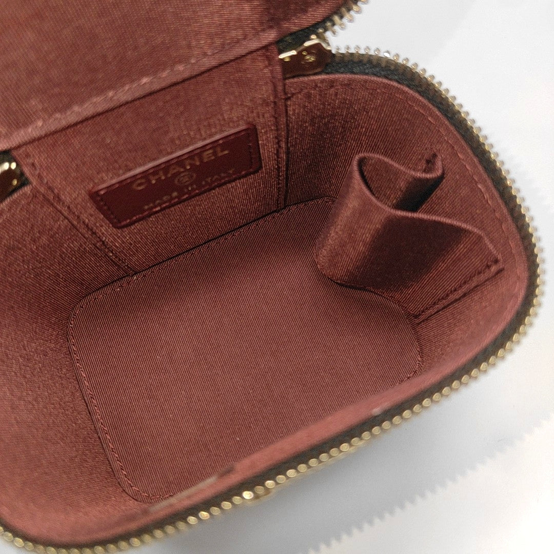 VANITY CASE Mini Quilted Calfskin Black