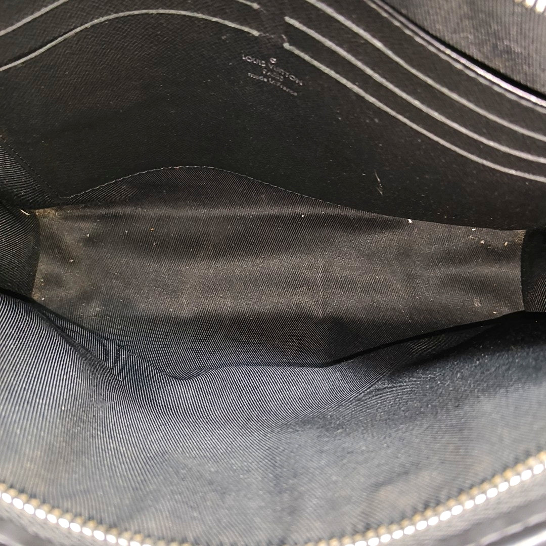 Pochette Voyag MM Damier Graphite Coated Canvas Gray