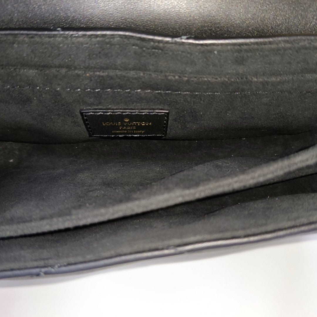 NEW WAVE PM Quilted Calfskin Black