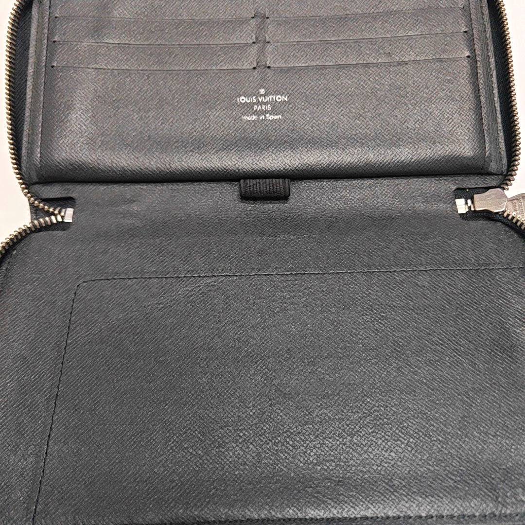 ZIPPY Calfskin Black Wallet