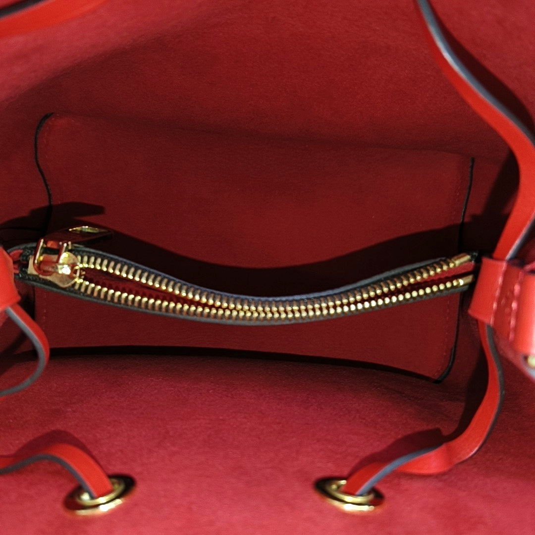 Authenticated pre-owned  NÉONOÉ MM Monogram Coated Canvas Brown - Bucket Bag at Looply
