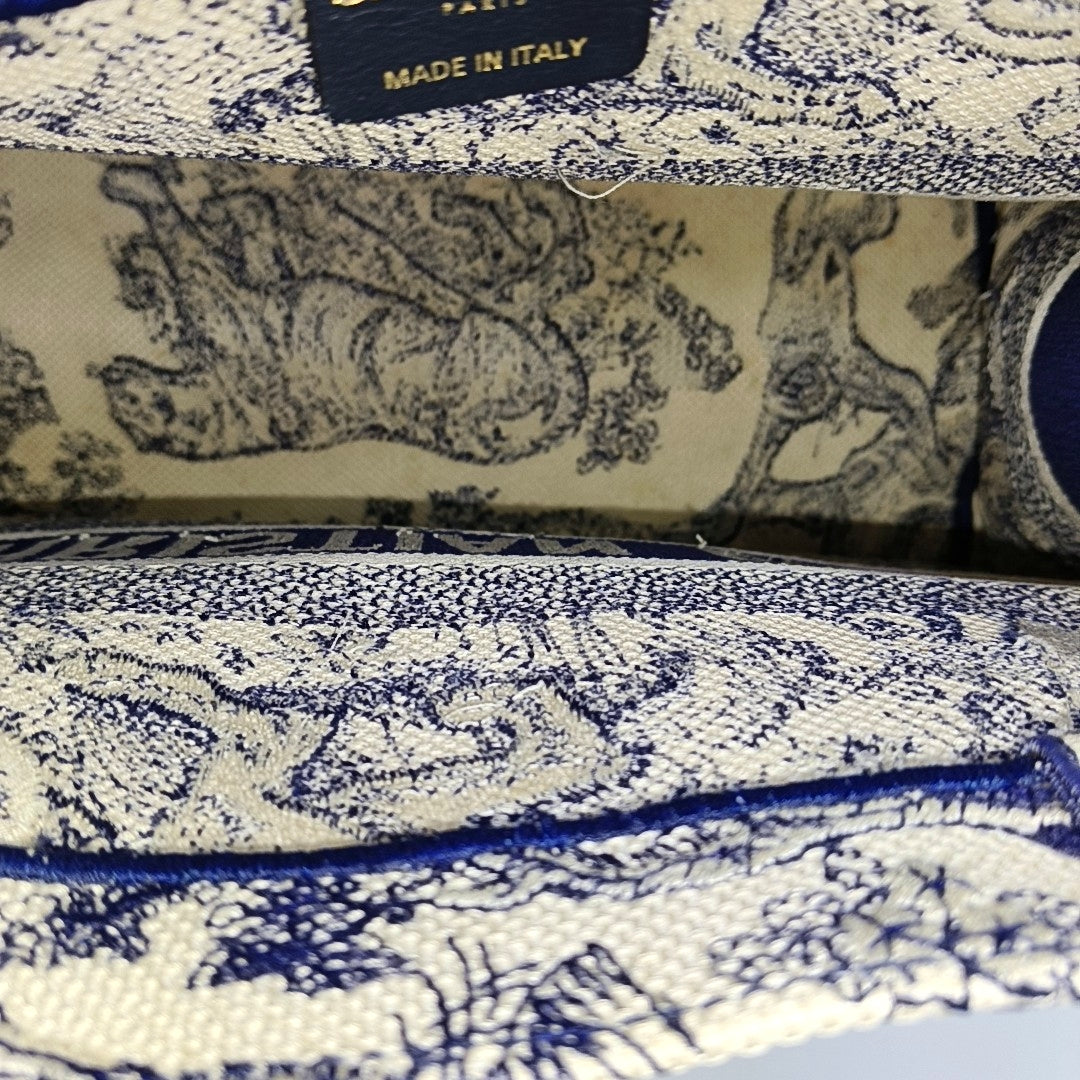Authenticated pre-owned  Book Tote Medium Canvas Blue - Tote Bag at Looply