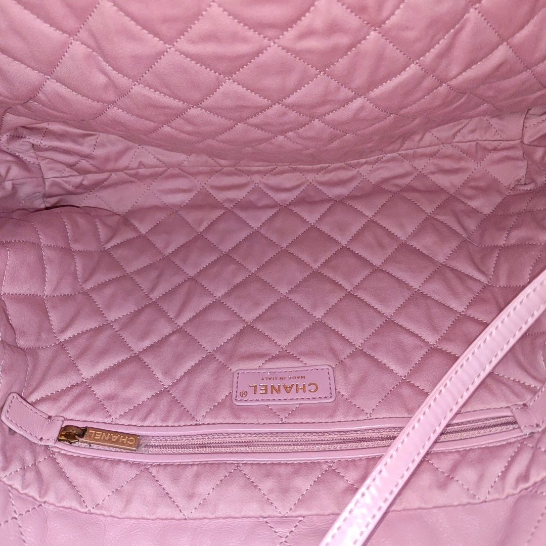 CHANEL 22 Medium Quilted Calfskin Pink