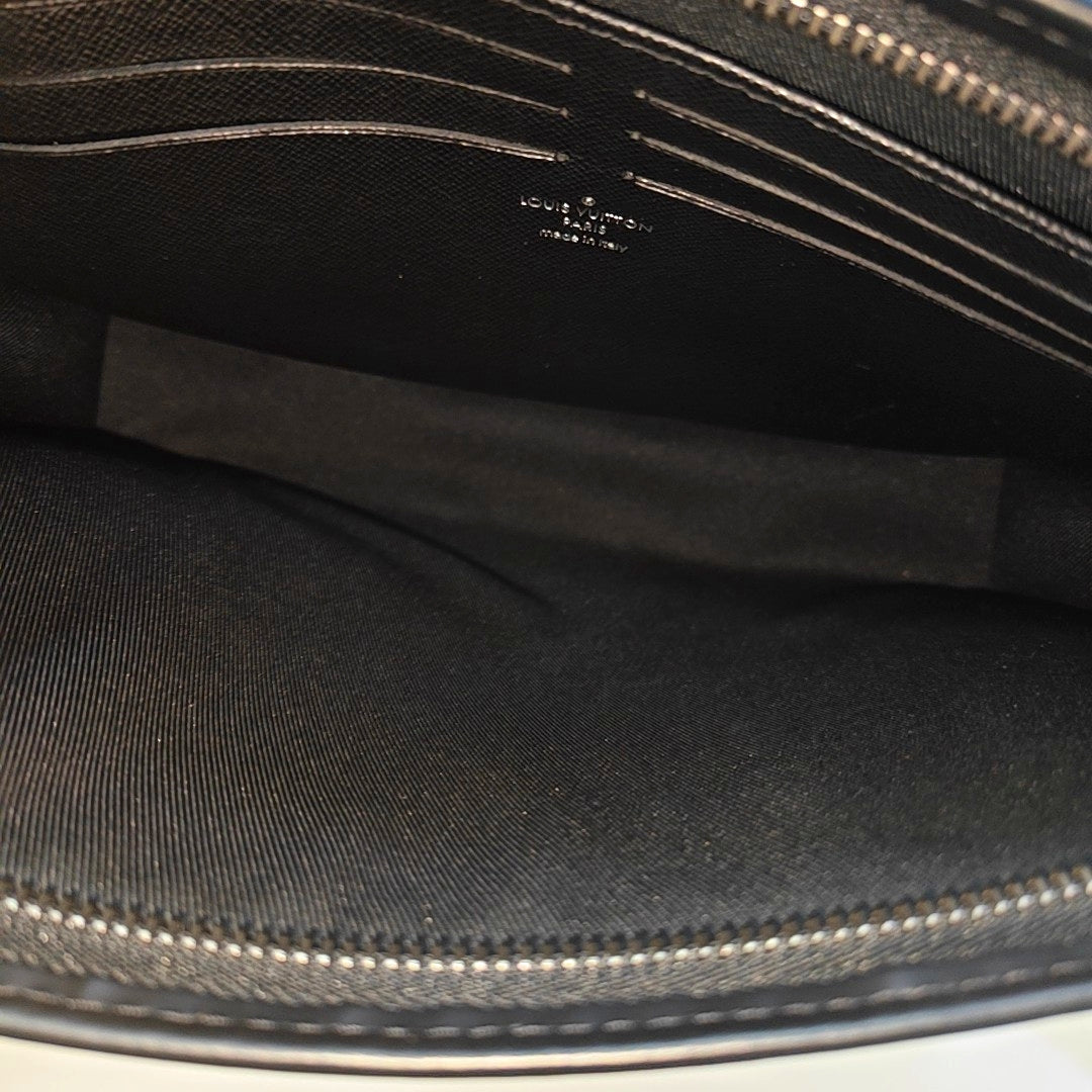Pochette Voyag MM Monogram Coated Canvas Black