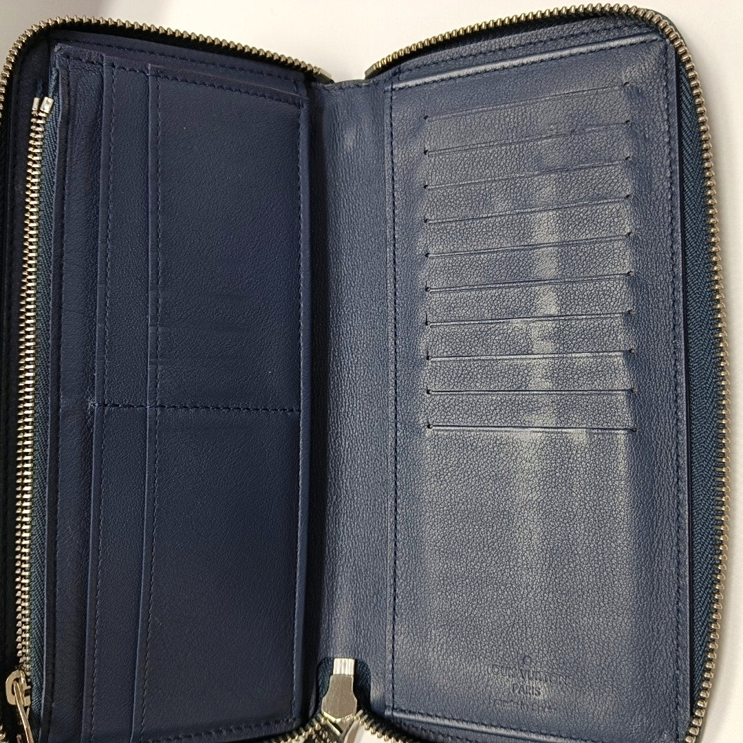ZIPPY Calfskin Blue Wallet