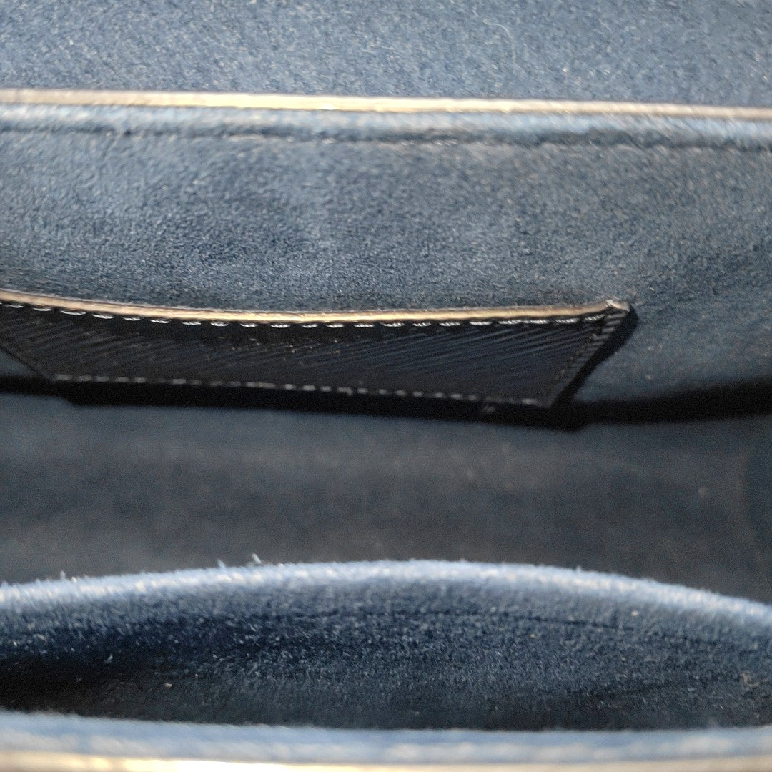 Authenticated pre-owned  TWIST MM Epi Blue - Shoulder Bag at Looply