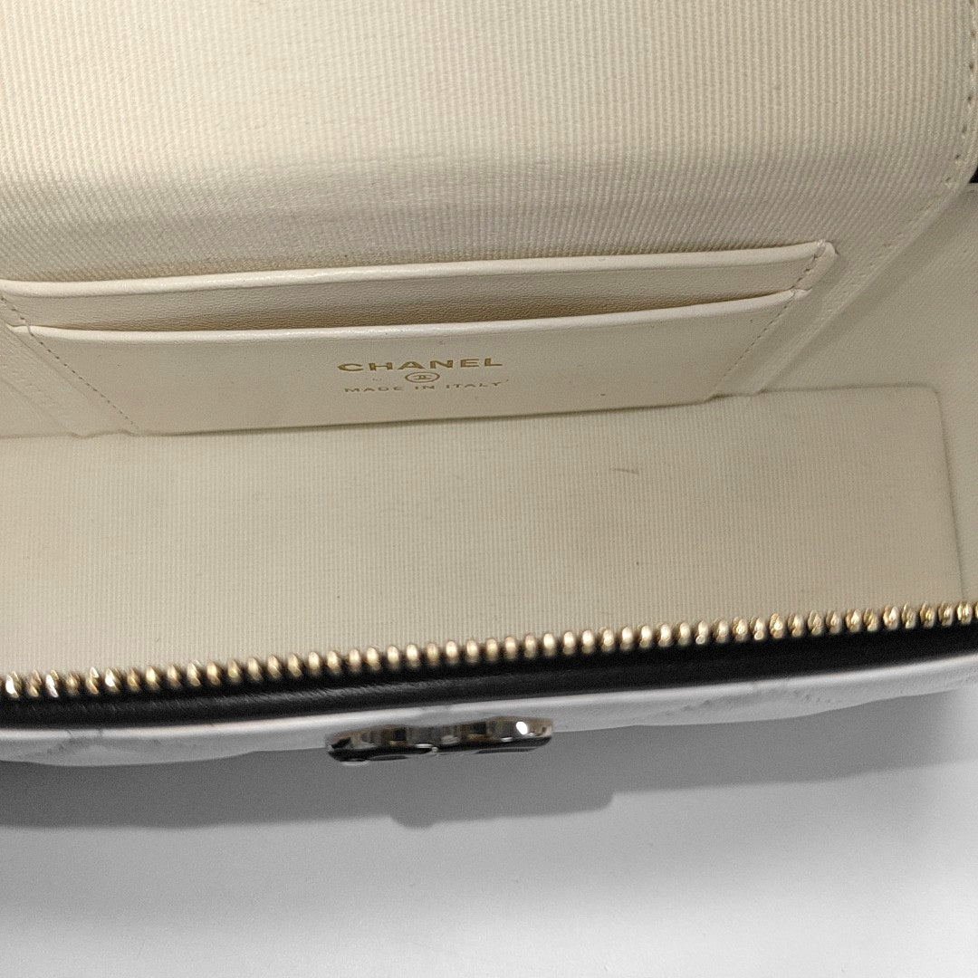 VANITY CASE Small Quilted Lambskin White