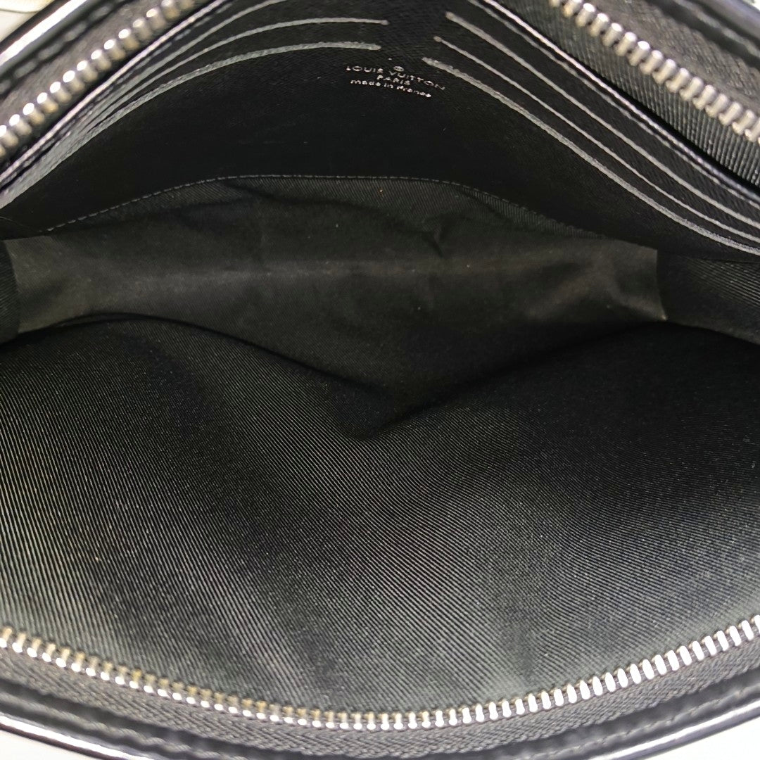 Pochette Voyag MM Damier Graphite Coated Canvas Gray