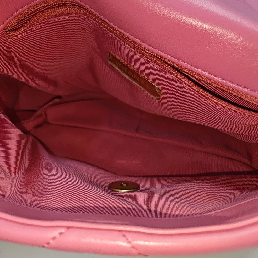 CHANEL 19 Small Quilted Lambskin Red