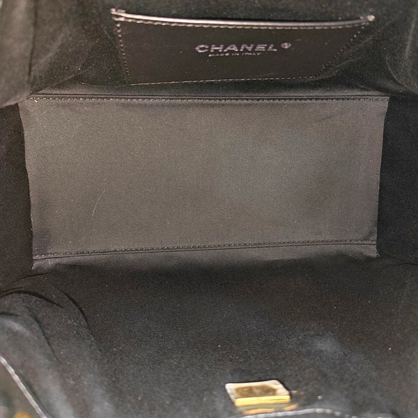 CHANEL 25 Small Quilted Waxed Cafskin Black