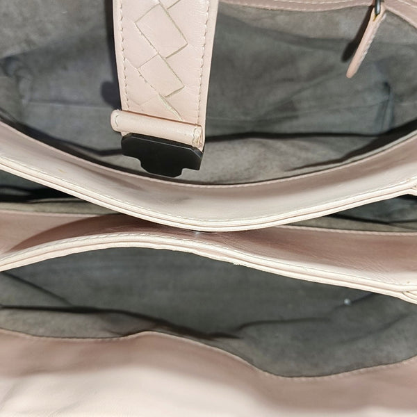 Authenticated pre-owned  Roma Calfskin Pink - Shoulder Bag at Looply