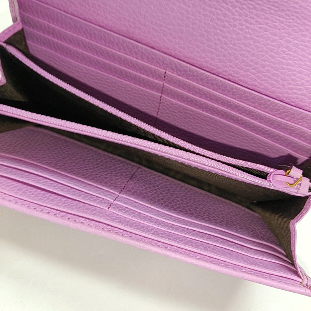 Authenticated pre-owned  GG Marmont Calfskin Pink - Clutch at Looply