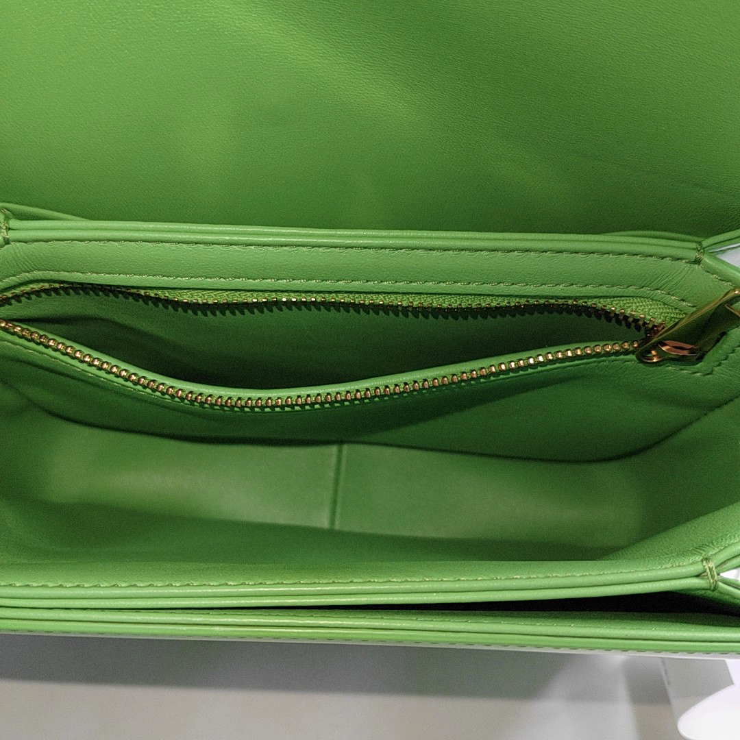 TRIOMPHE Small Quilted Calfskin Green