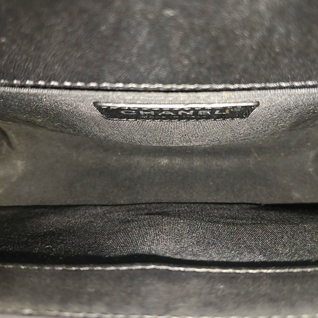 Authenticated pre-owned  BOY CHANEL Medium Quilted Lambskin Black - Shoulder Bag at Looply
