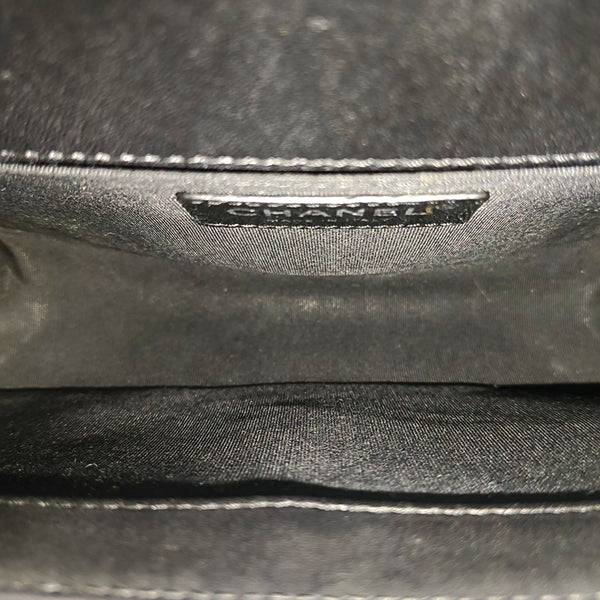 Authenticated pre-owned  BOY CHANEL Medium Quilted Lambskin Black - Shoulder Bag at Looply