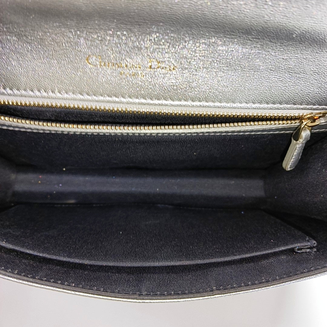 Authenticated pre-owned  Diorama Medium Cannage Calfskin Silver - Crossbody Bag at Looply