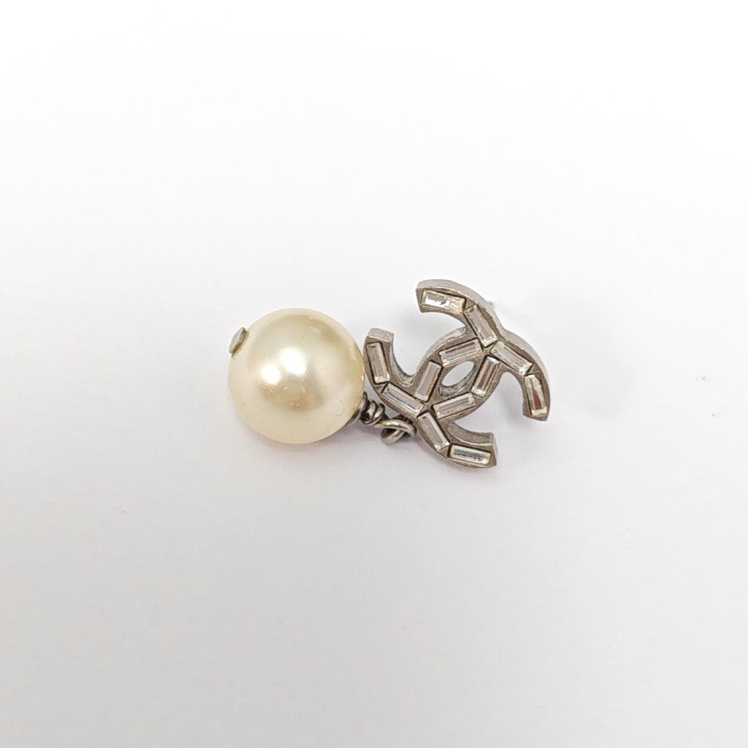 CC Logo Metal Silver Stud Earrings
