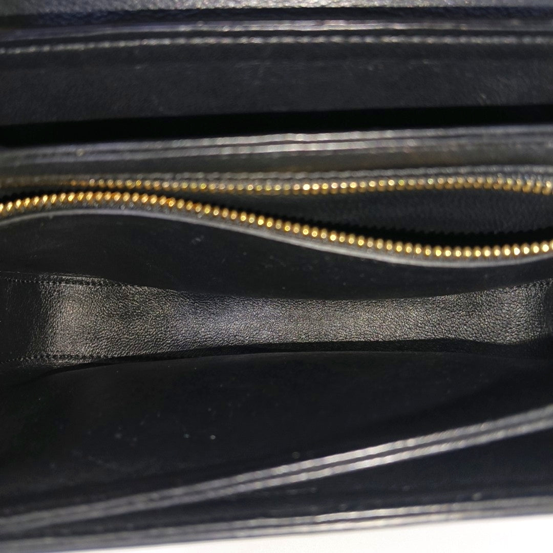 C Medium Patent Leather Black