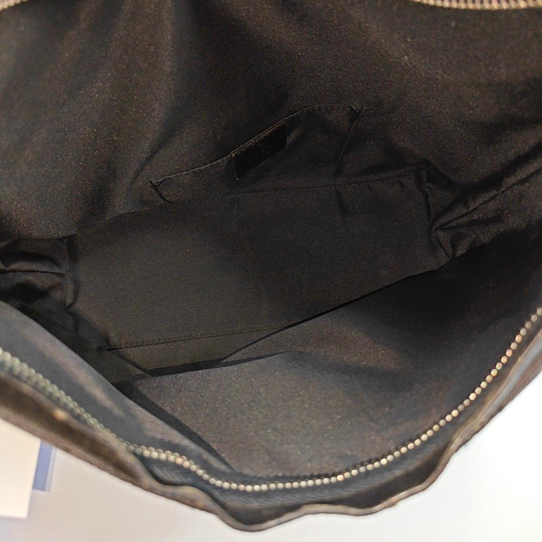 Monogram Canvas Black