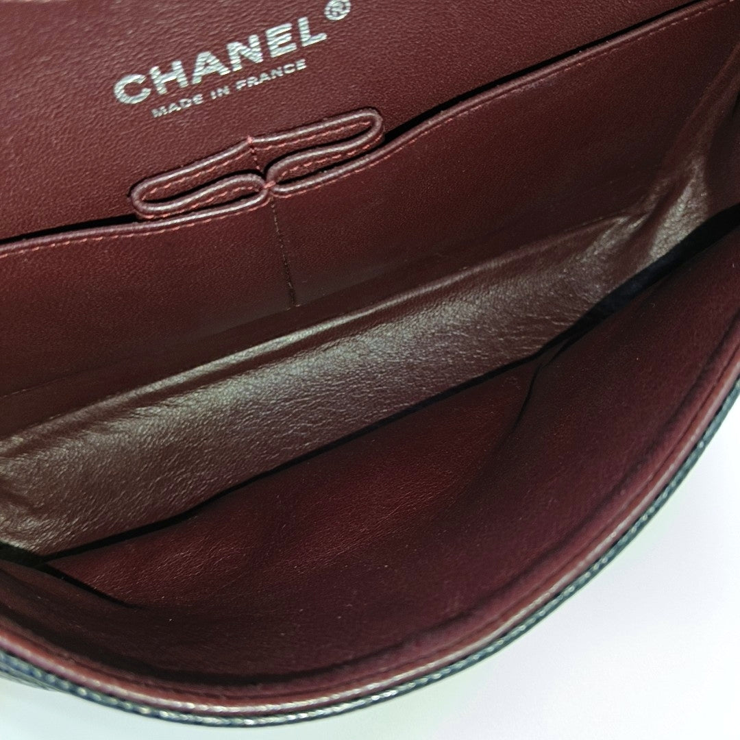 CLASSIC FLAP Medium Quilted Grained Calfskin Black