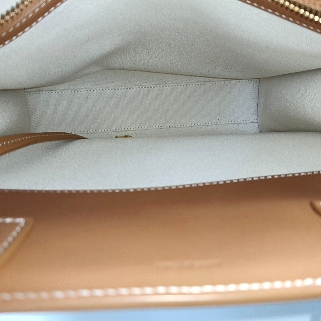 Authenticated pre-owned  CABAS CELINE Small Canvas White - Shoulder Bag at Looply