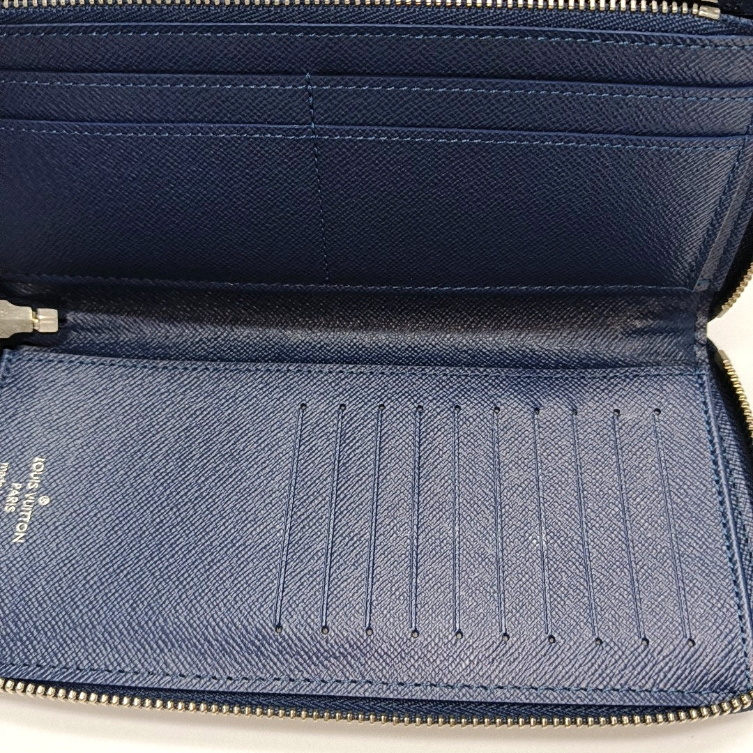 ZIPPY Calfskin Blue Wallet