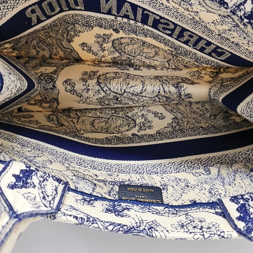 Authenticated pre-owned  Book Tote Medium Canvas Blue - Tote Bag at Looply