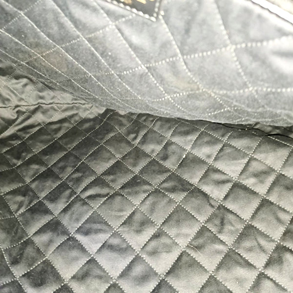 CHANEL 22 Large Quilted Calfskin Black