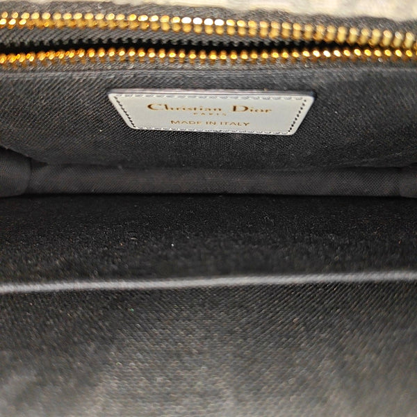 30 Montaigne Oblique Canvas Gray