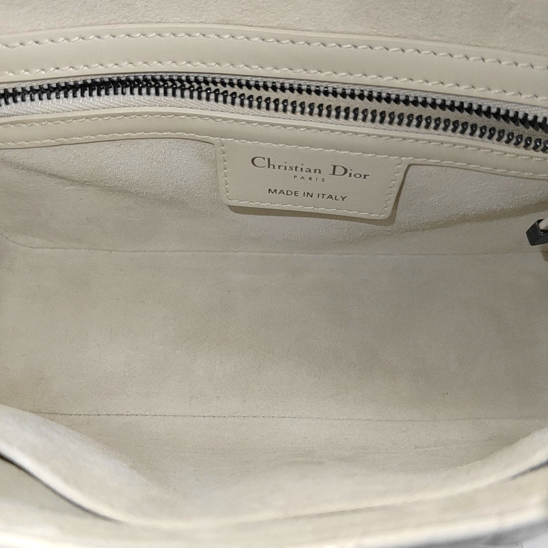 Authenticated pre-owned  Diorcamp Small Cannage Calfskin White - Shoulder Bag at Looply