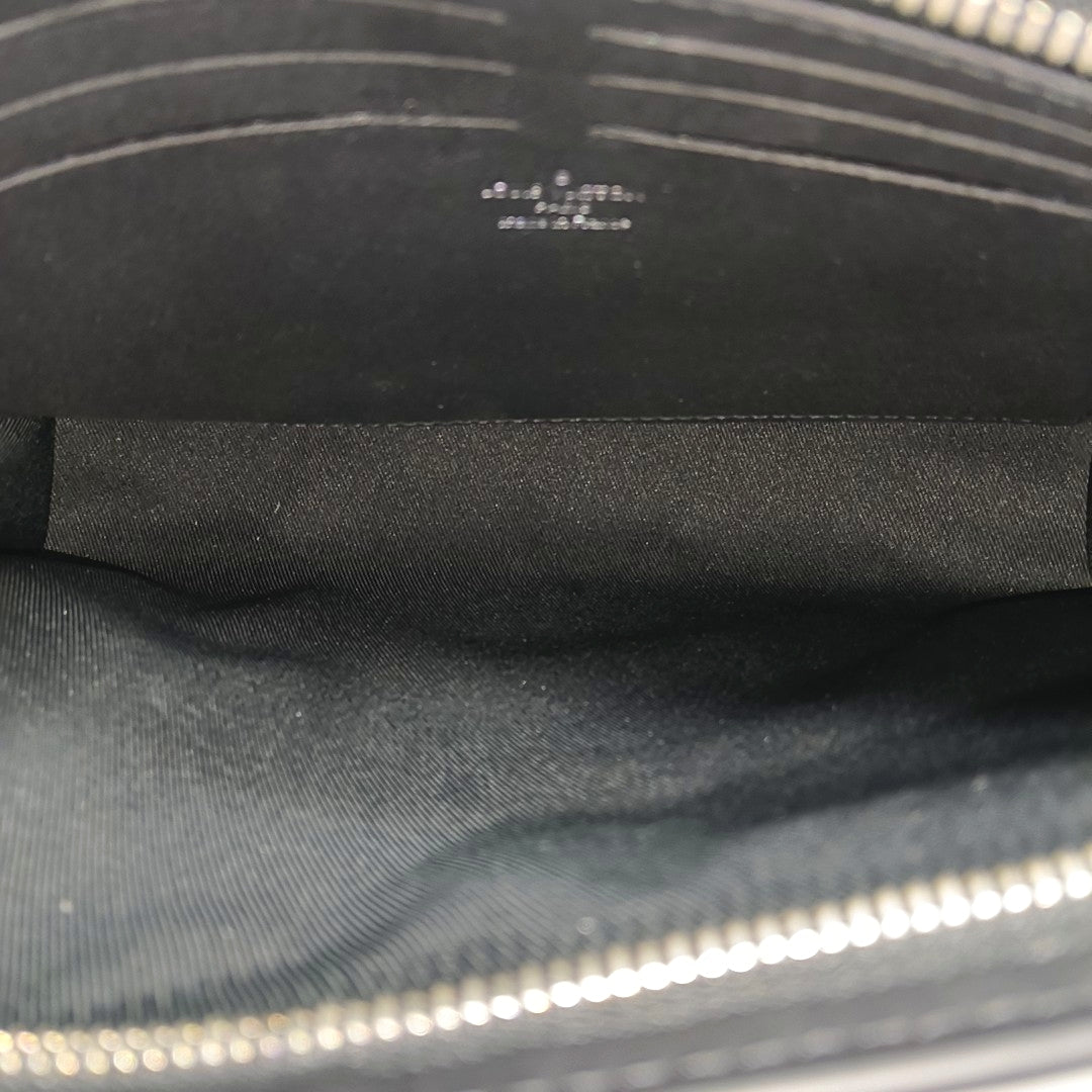 Pochette Voyag MM Damier Graphite Coated Canvas Gray