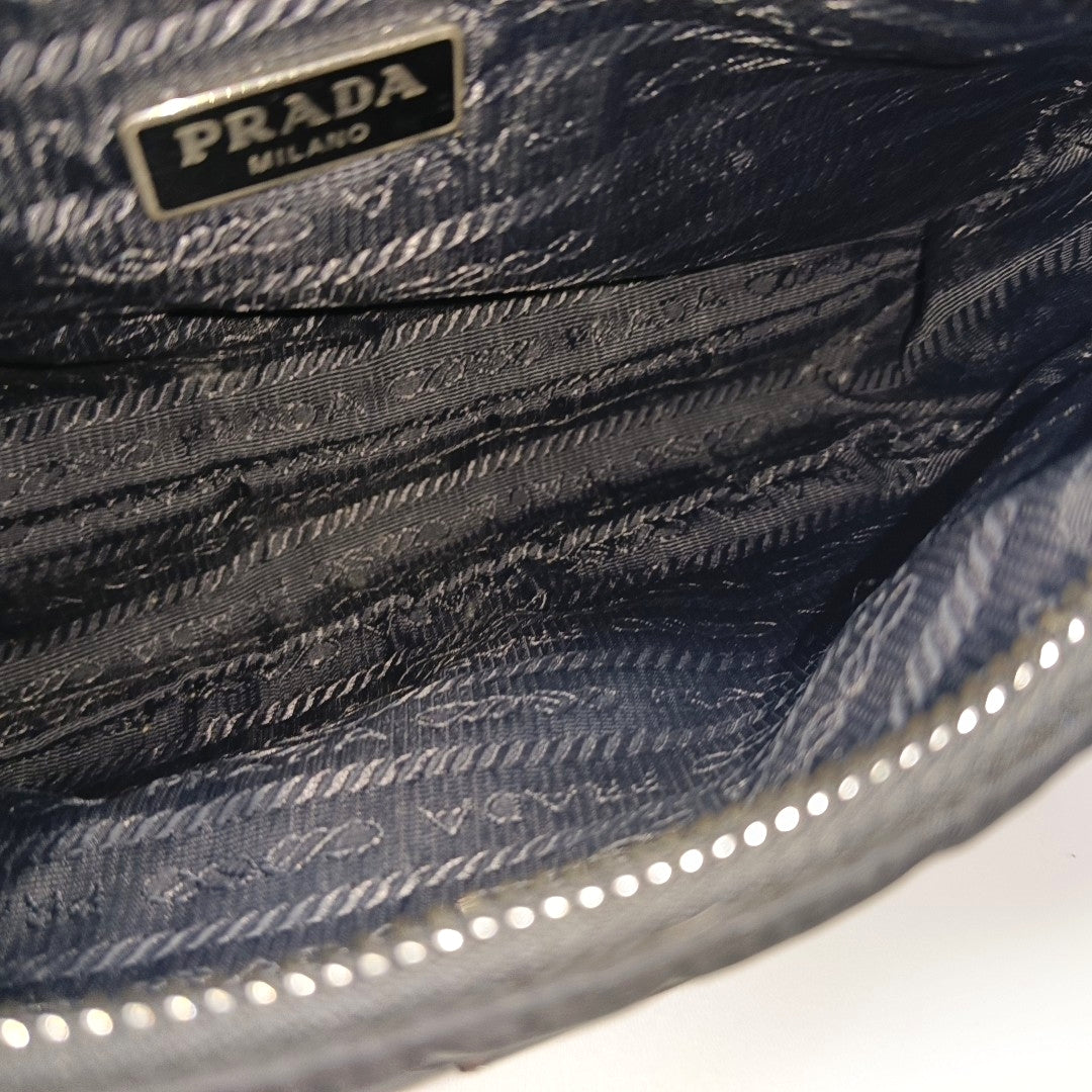 Authenticated pre-owned  Re-Edition2005 Nylon Black - Shoulder Bag at Looply
