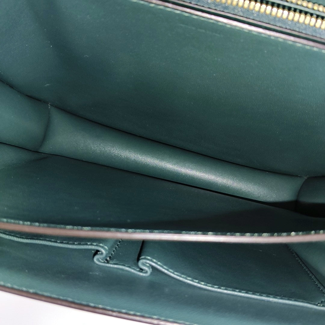 CLASSIC BOX Medium Calfskin Green