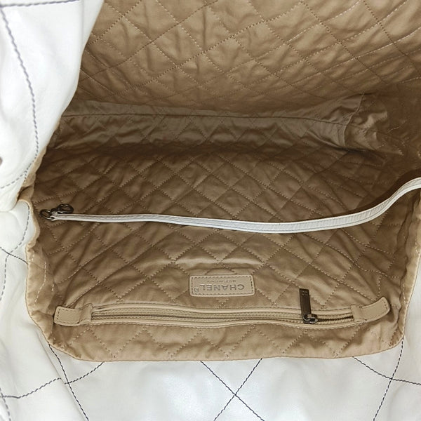 CHANEL 22 Large Quilted Calfskin White