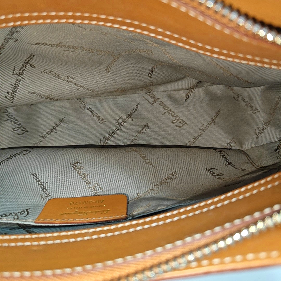 Clasp Hobo Medium Calfskin Brown