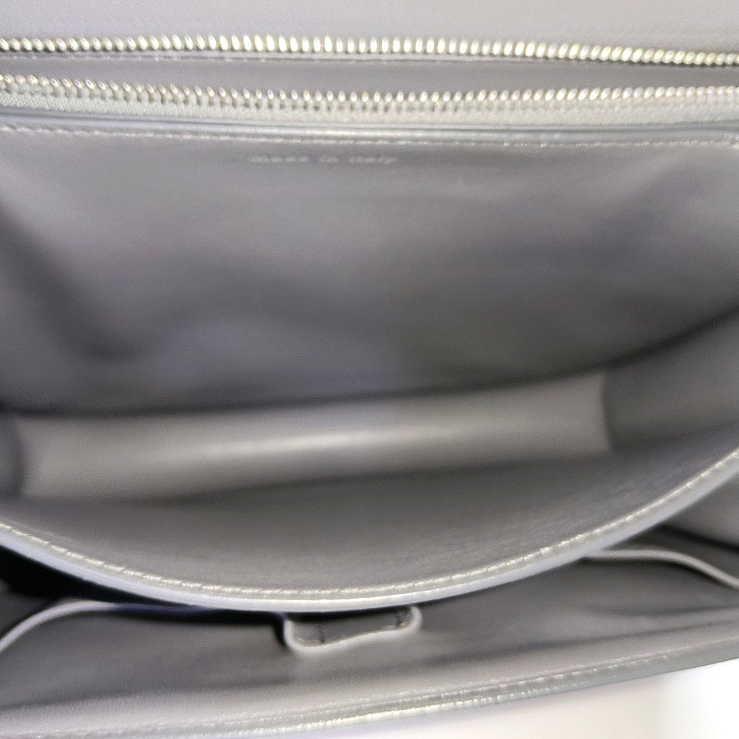 Authenticated pre-owned  CLASSIC BOX Medium Calfskin Gray - Shoulder Bag at Looply