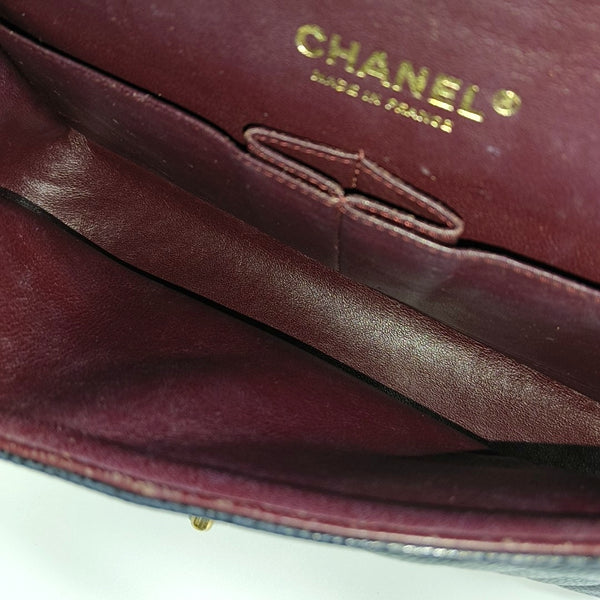 CLASSIC FLAP Medium Quilted Grained Calfskin Black