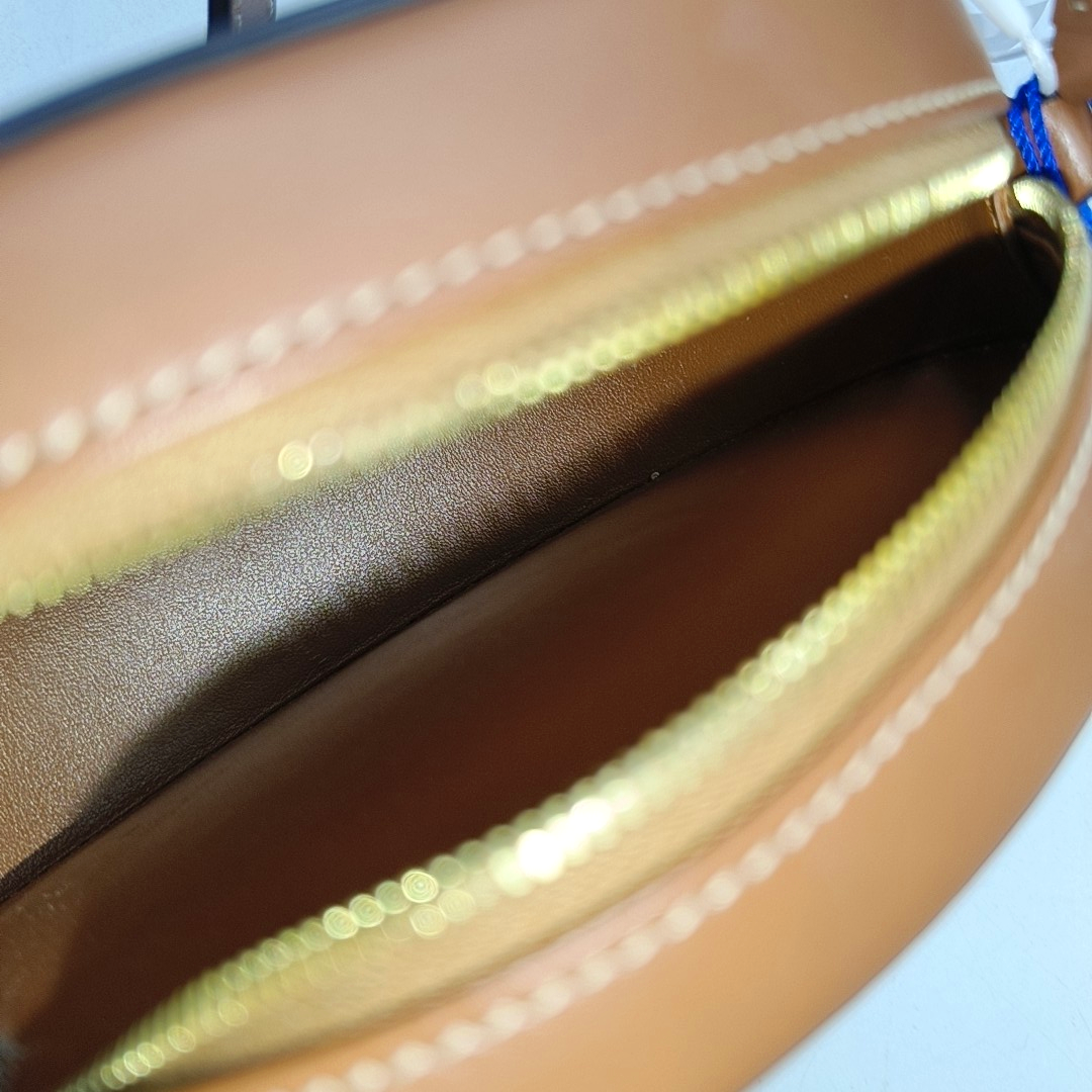 Authenticated pre-owned  TRIOMPHE Small Calfskin Brown - Crossbody Bag at Looply
