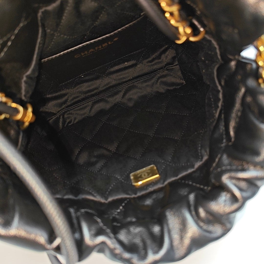 CHANEL 22 Mini Quilted Calfskin Black