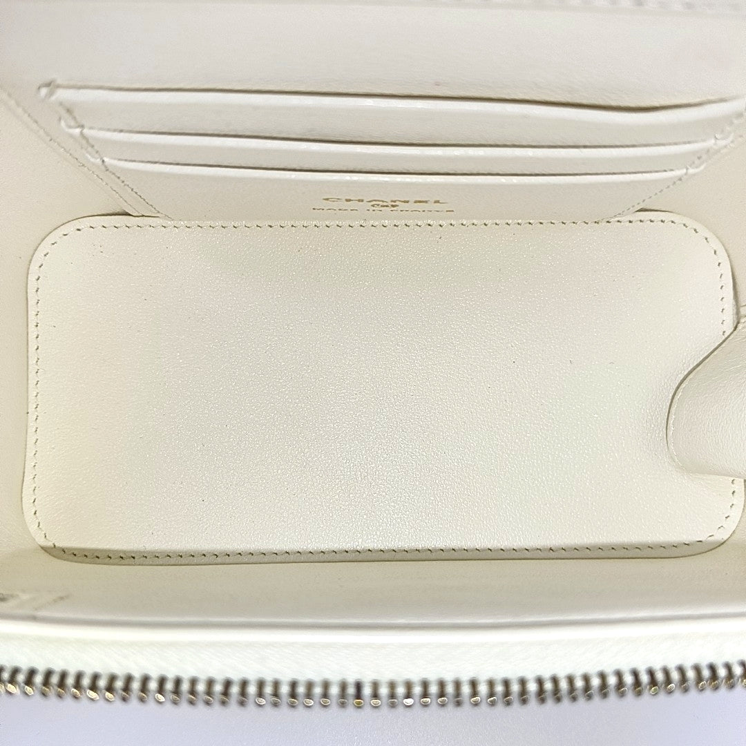 VANITY CASE Small Quilted Grained Calfskin White