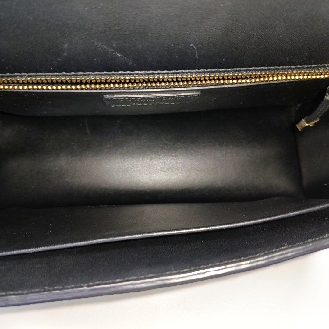 30 Montaigne Calfskin Black