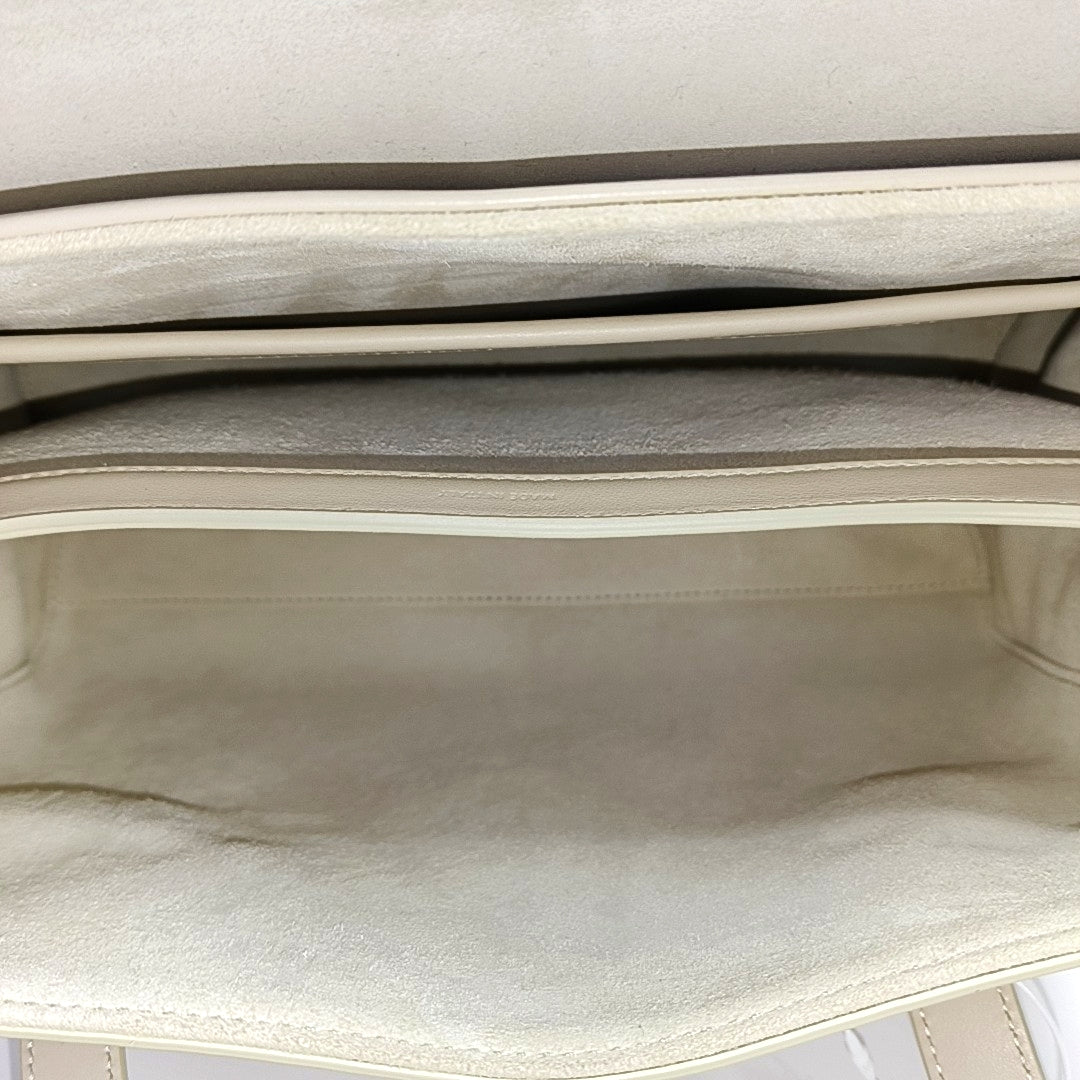 16 Medium Calfskin Beige