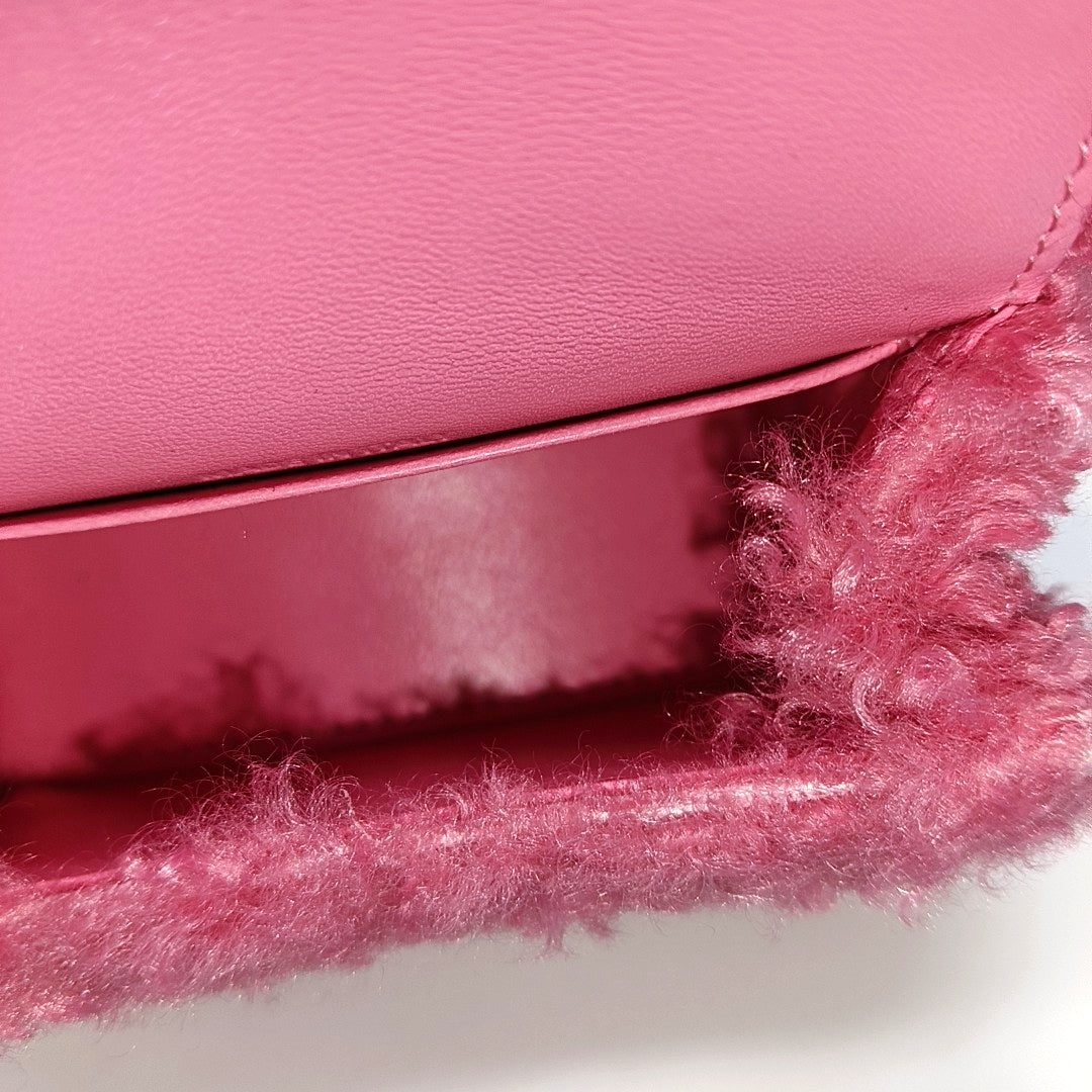 Hourglass Mini Sheepskin Pink