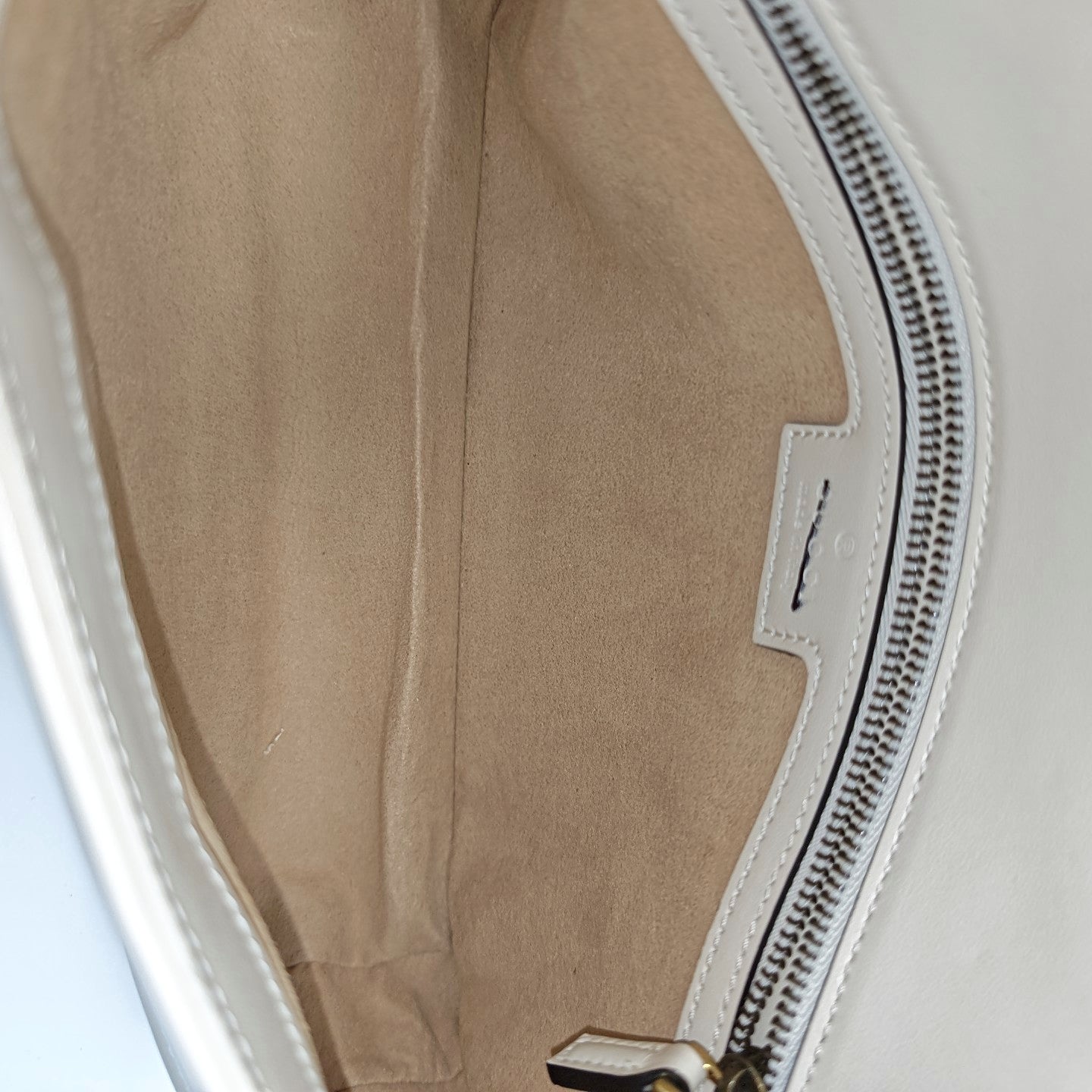 GG Marmont Medium Quilted Calfskin White