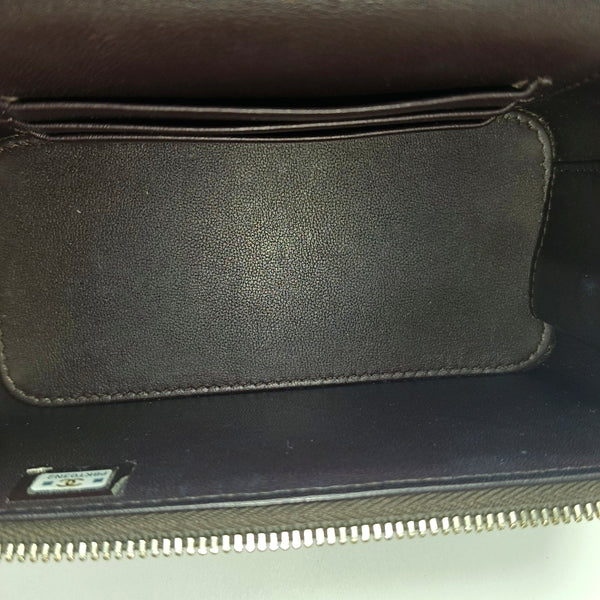 Authenticated pre-owned  VANITY CASE Quilted Lambskin Black - Crossbody Bag at Looply