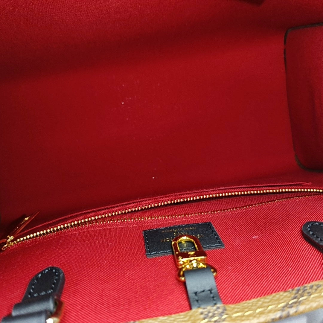 Authenticated pre-owned  ONTHEGO MM Monogram Coated Canvas Brown - Tote Bag at Looply