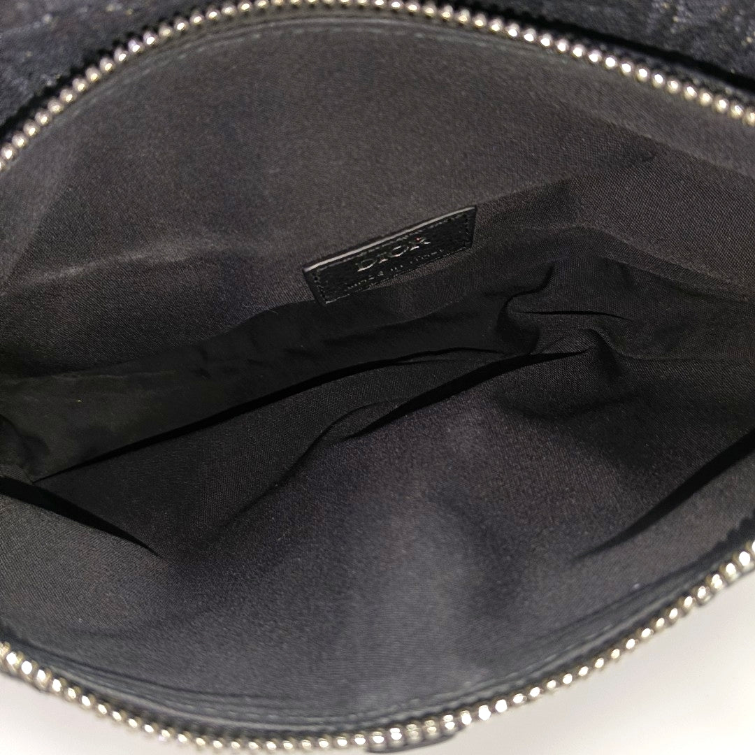 Saddle Medium Oblique Canvas Black