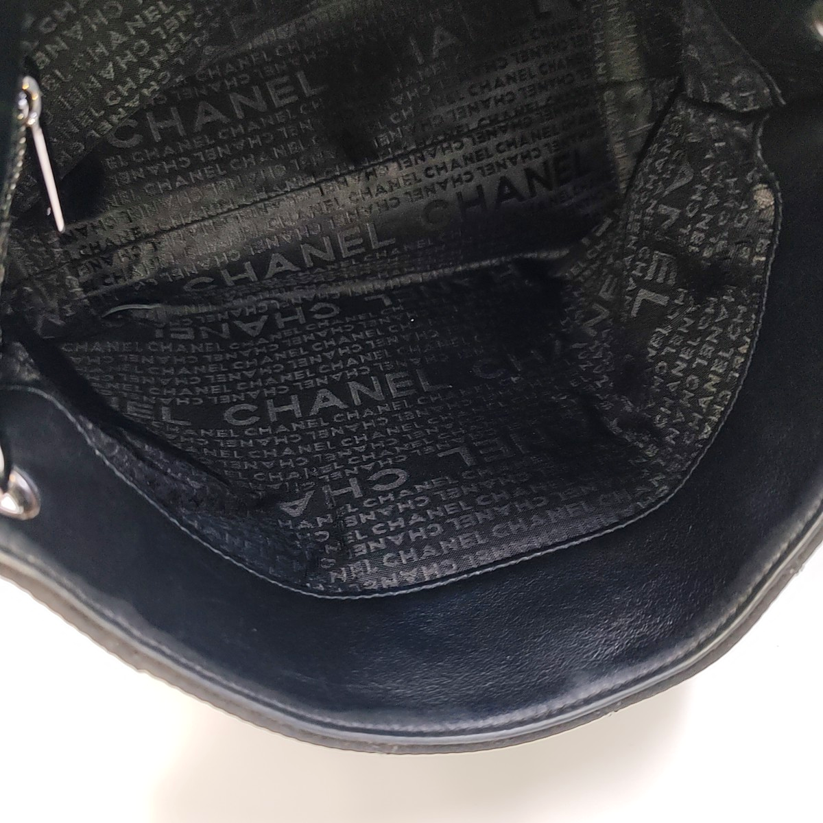 Authenticated pre-owned  2.55 Quilted Nylon Black - Top Handle Bag at Looply