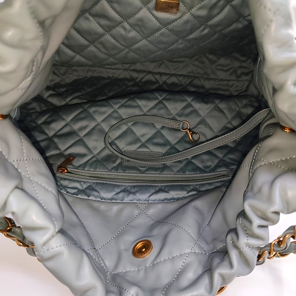 CHANEL 22 Medium Quilted Calfskin Green
